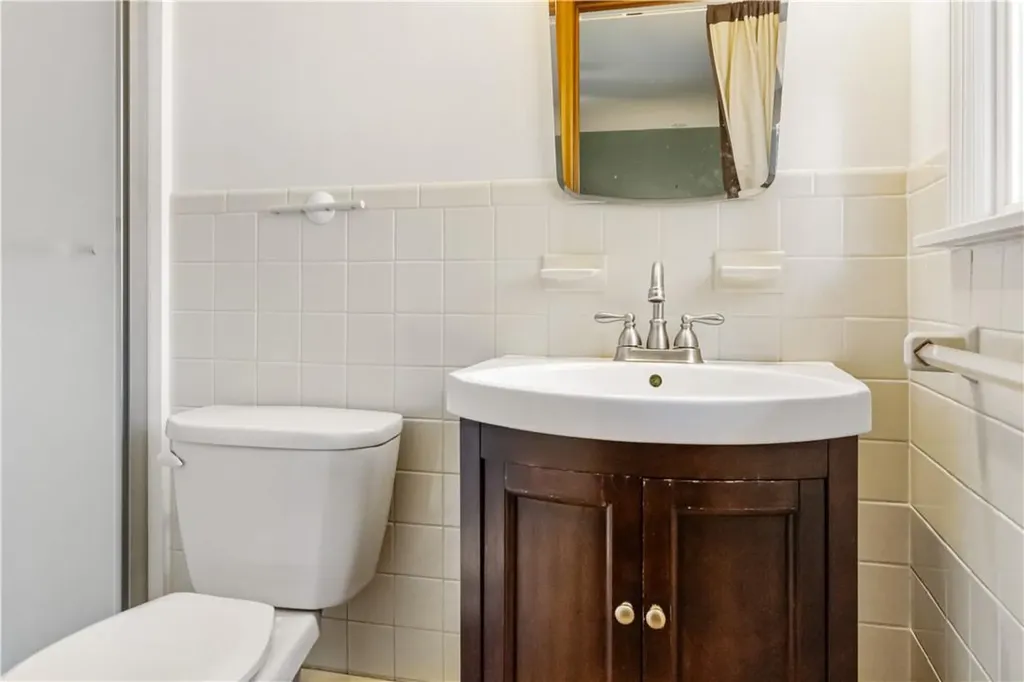 77 Round Hill Road Poughkeepsie NY 12603