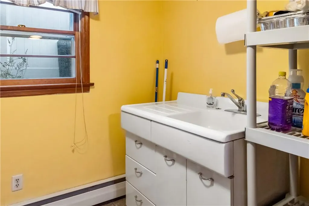 77 Round Hill Road Poughkeepsie NY 12603
