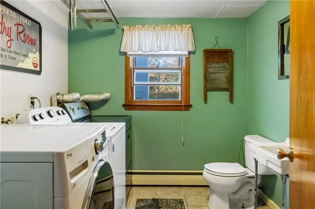 77 Round Hill Road Poughkeepsie NY 12603