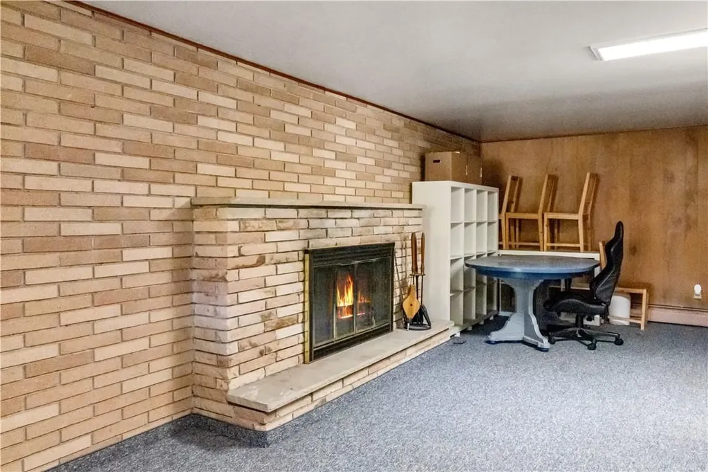 77 Round Hill Road Poughkeepsie NY 12603