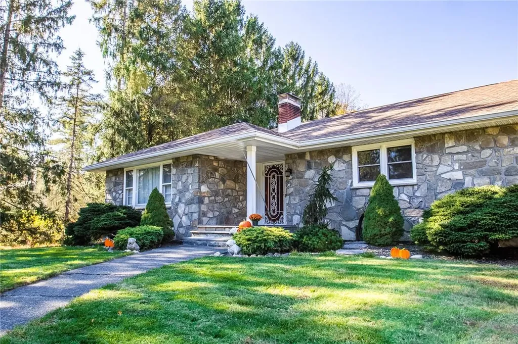 77 Round Hill Road Poughkeepsie NY 12603