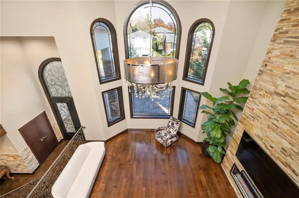 795 Kearny Drive Valley Stream NY 11581