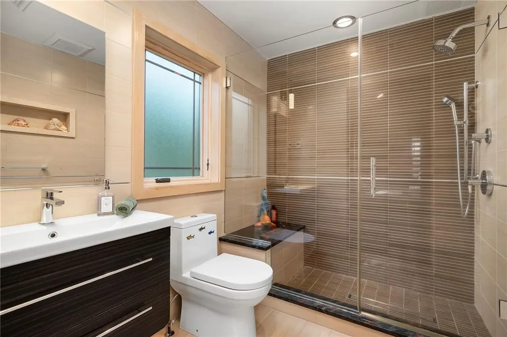 795 Kearny Drive Valley Stream NY 11581