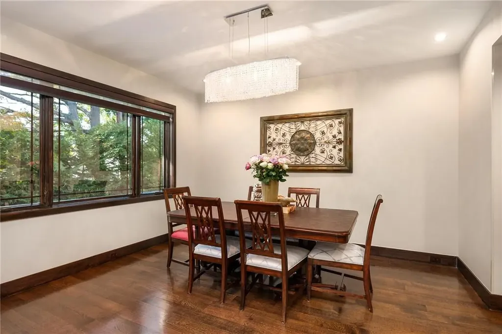 795 Kearny Drive Valley Stream NY 11581