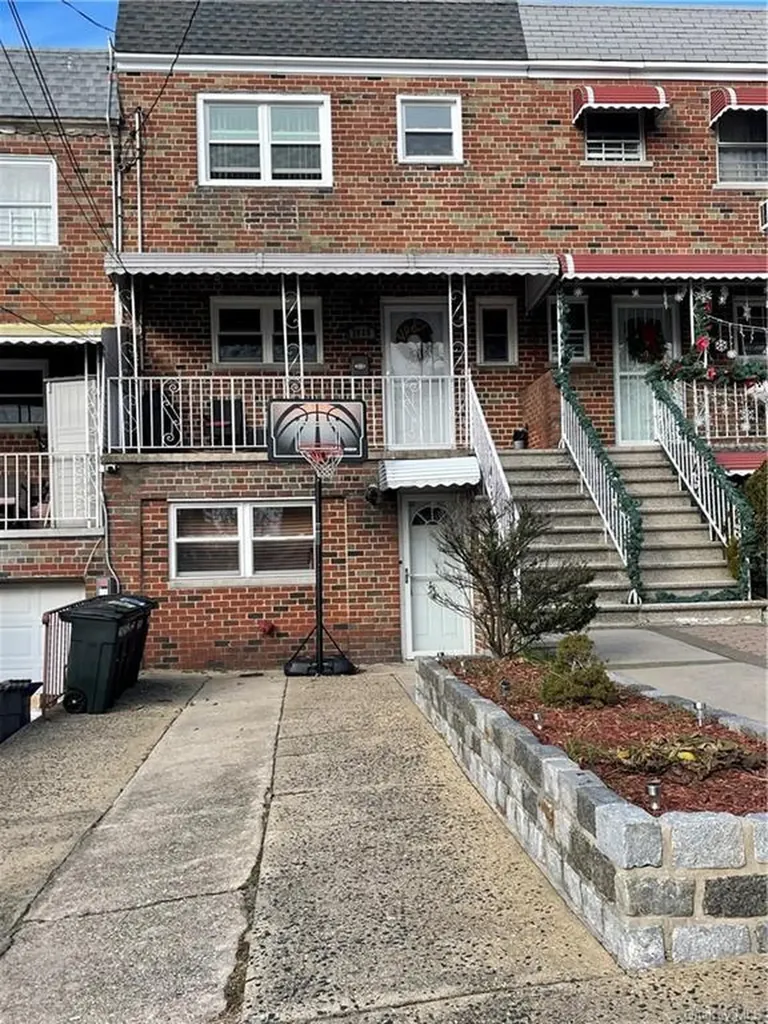 2925 Schurz Avenue Bronx NY 10465