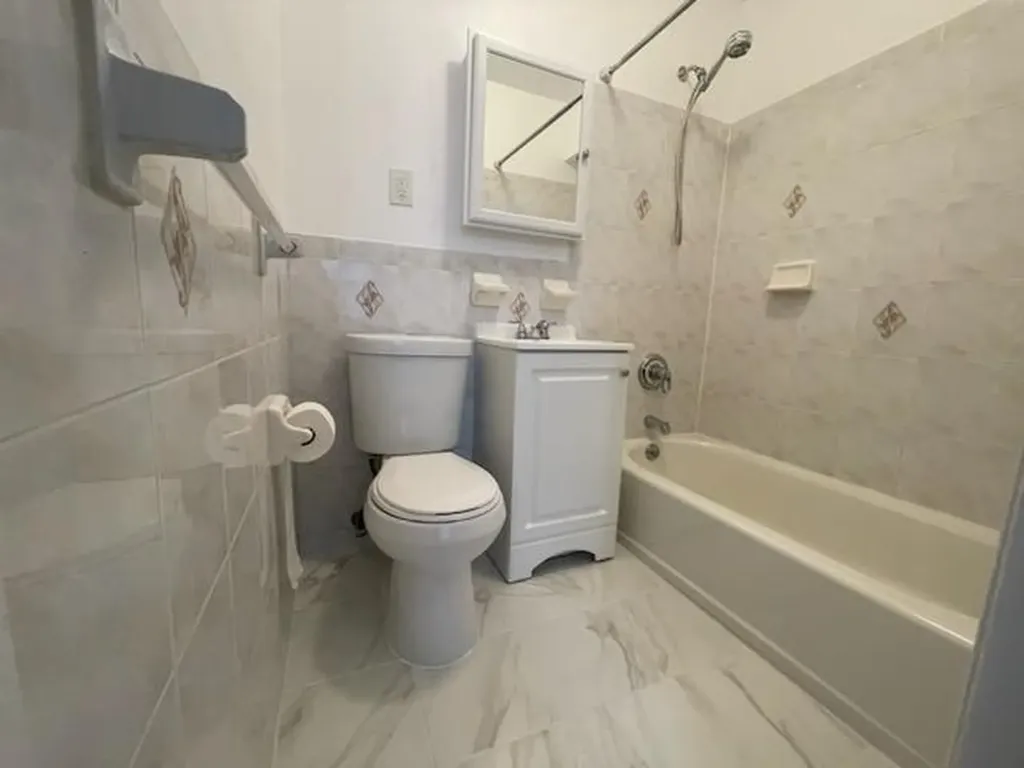 2925 Schurz Avenue Bronx NY 10465