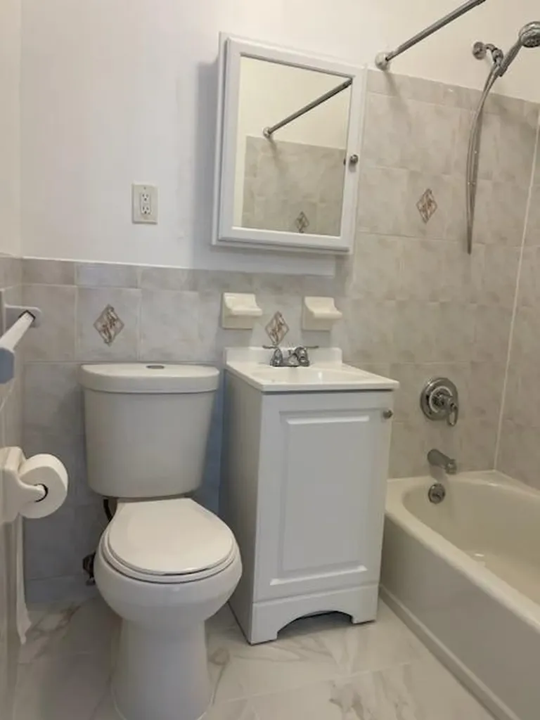 2925 Schurz Avenue Bronx NY 10465