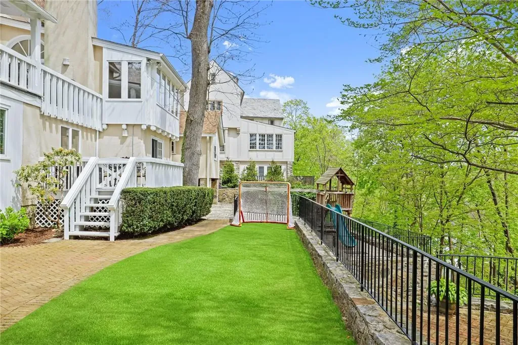 52 Prescott Avenue Bronxville NY 10708
