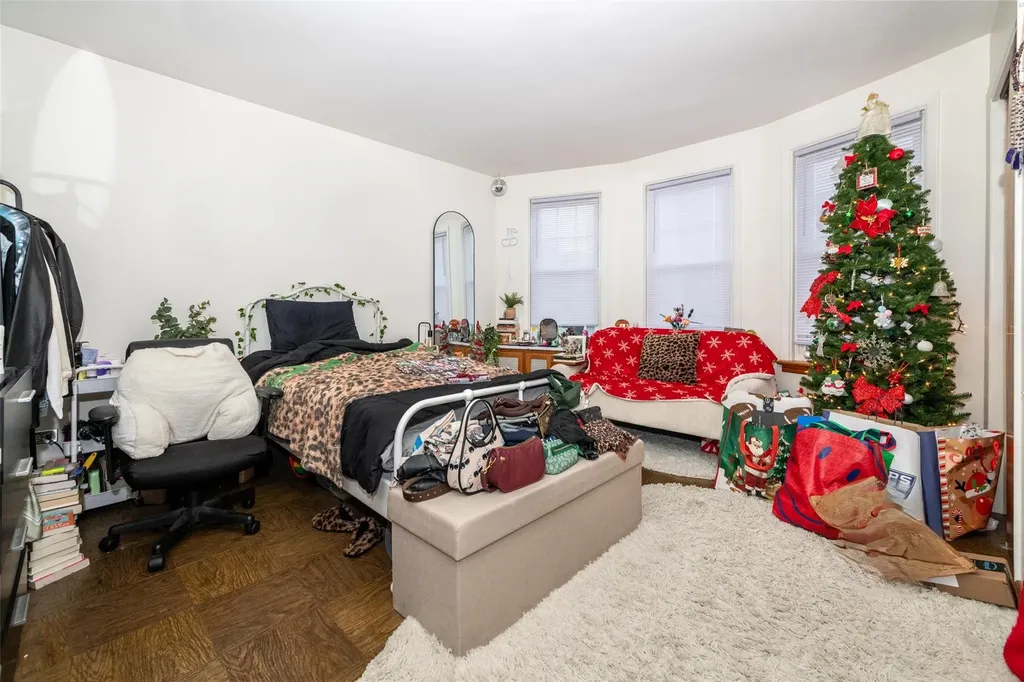 2840 Zulette Avenue Bronx NY 10461