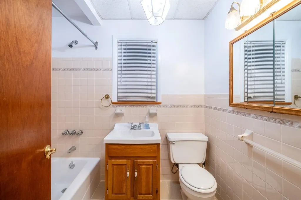 2840 Zulette Avenue Bronx NY 10461