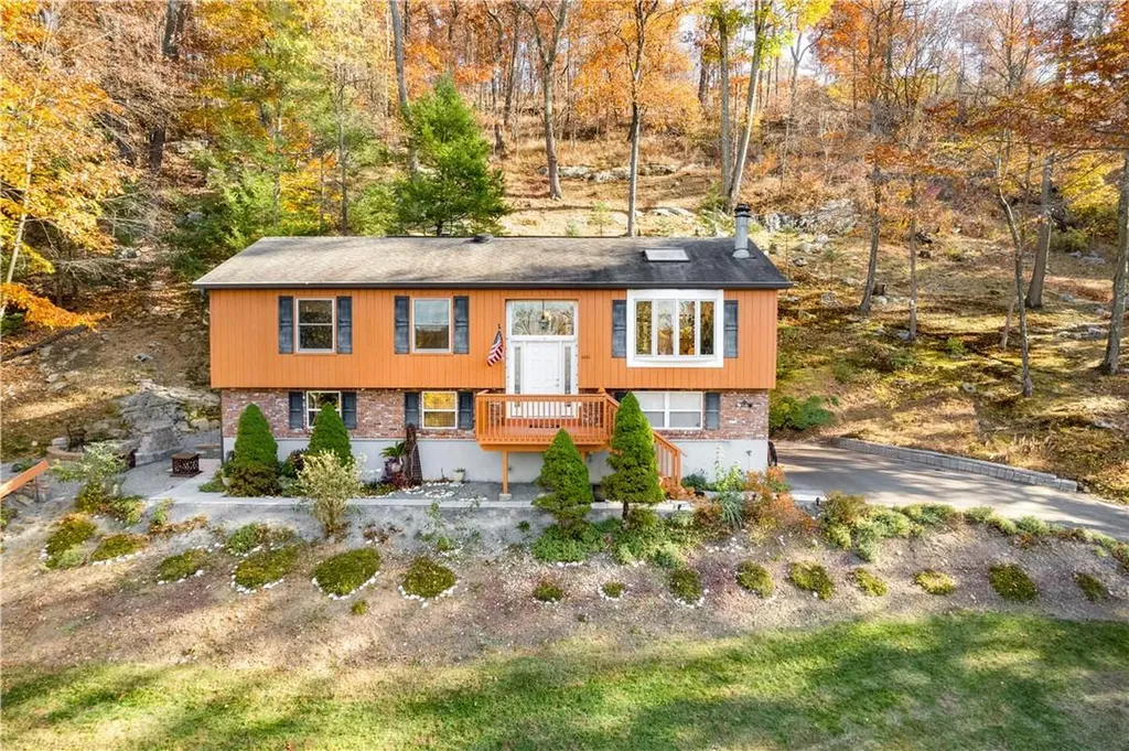 3510 Hillside Drive Mohegan Lake NY 10547