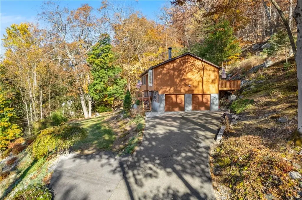3510 Hillside Drive Mohegan Lake NY 10547