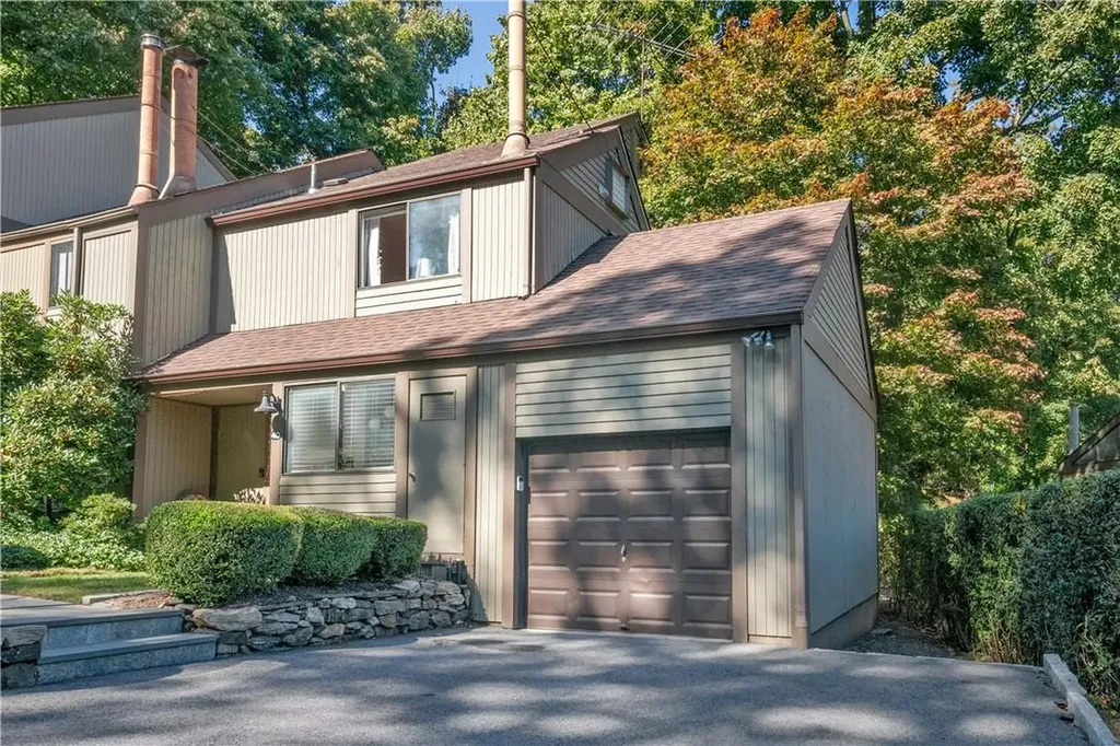 40 Round Hill Road Dobbs Ferry NY 10522