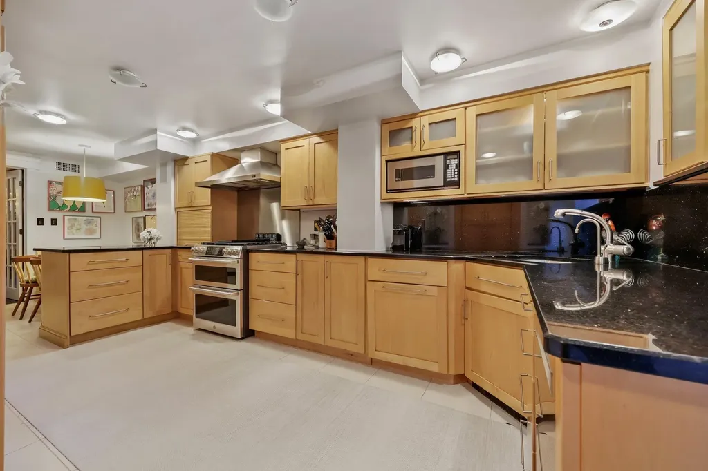 93 Tanglewylde Avenue Bronxville NY 10708