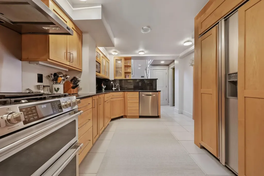 93 Tanglewylde Avenue Bronxville NY 10708