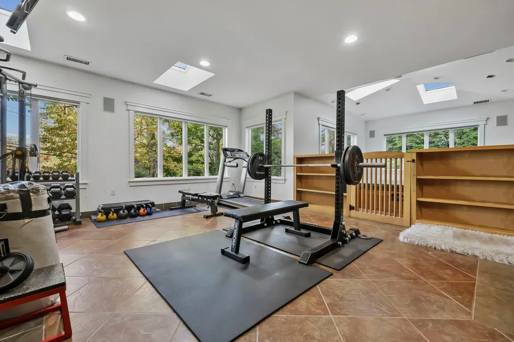 93 Tanglewylde Avenue Bronxville NY 10708