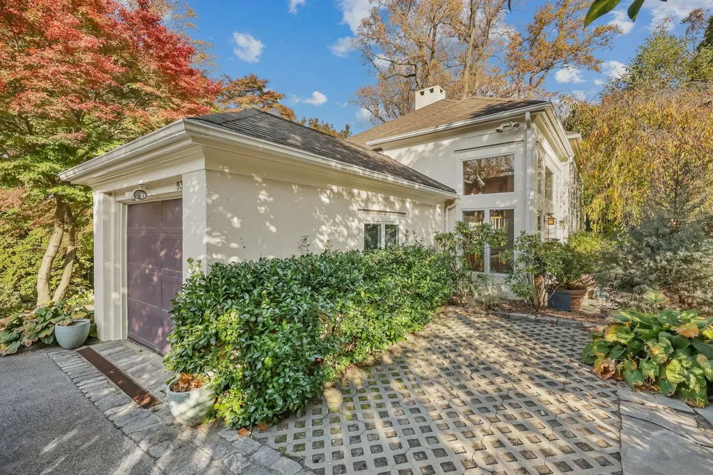 93 Tanglewylde Avenue Bronxville NY 10708