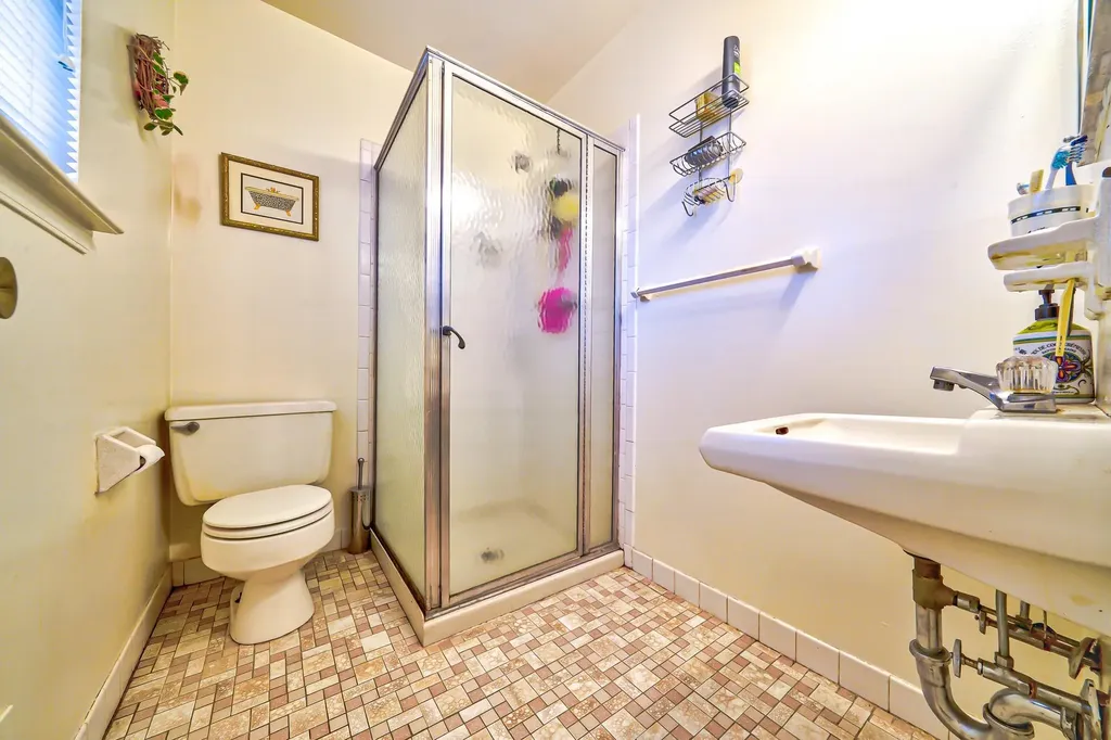 77 Hillcrest Avenue White Plains NY 10607