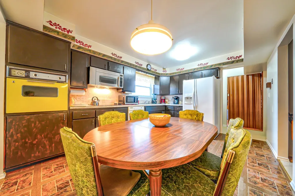 77 Hillcrest Avenue White Plains NY 10607