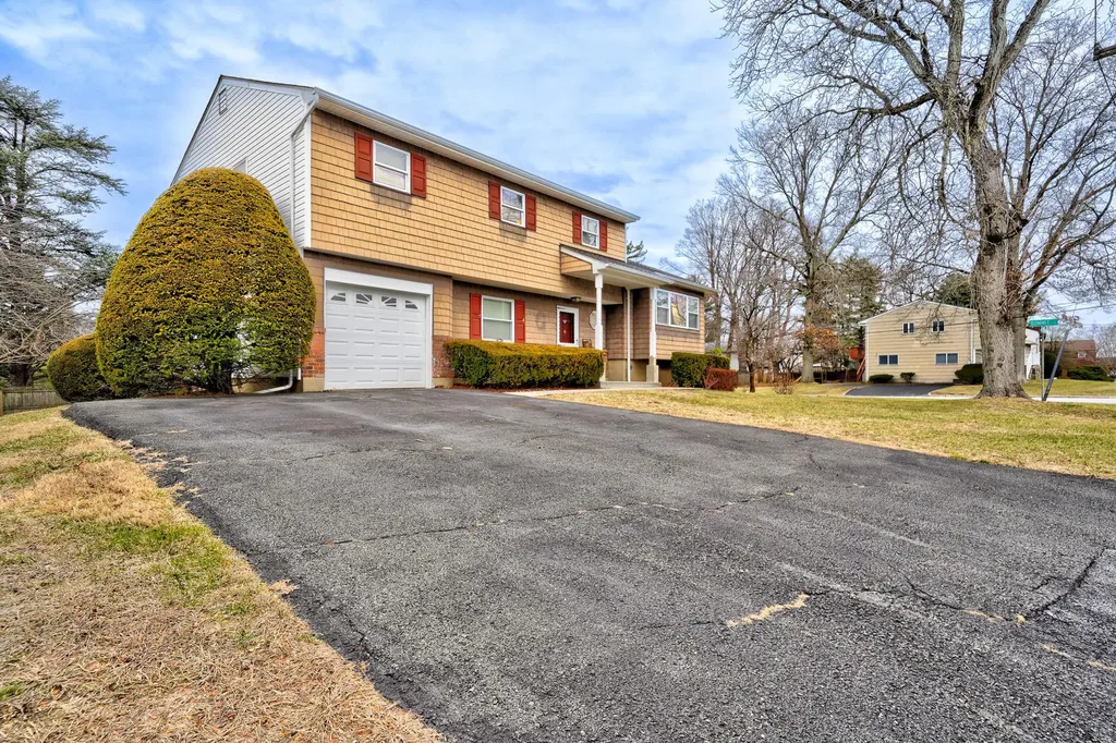 77 Hillcrest Avenue White Plains NY 10607