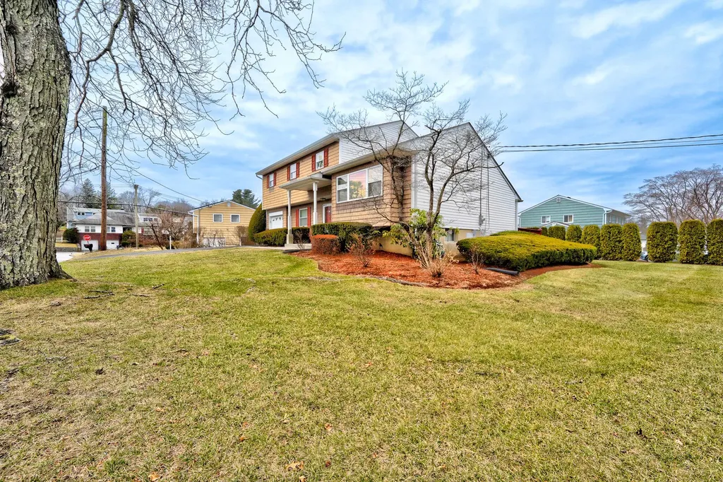 77 Hillcrest Avenue White Plains NY 10607