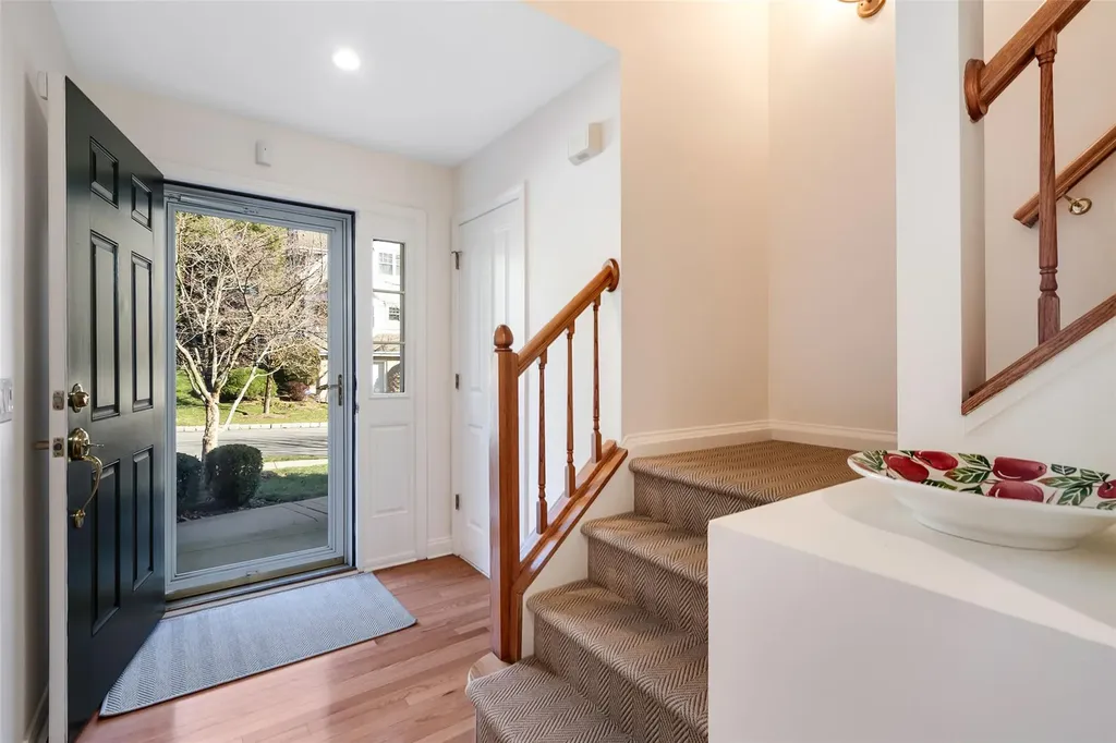 85 Winding Ridge Road White Plains NY 10603