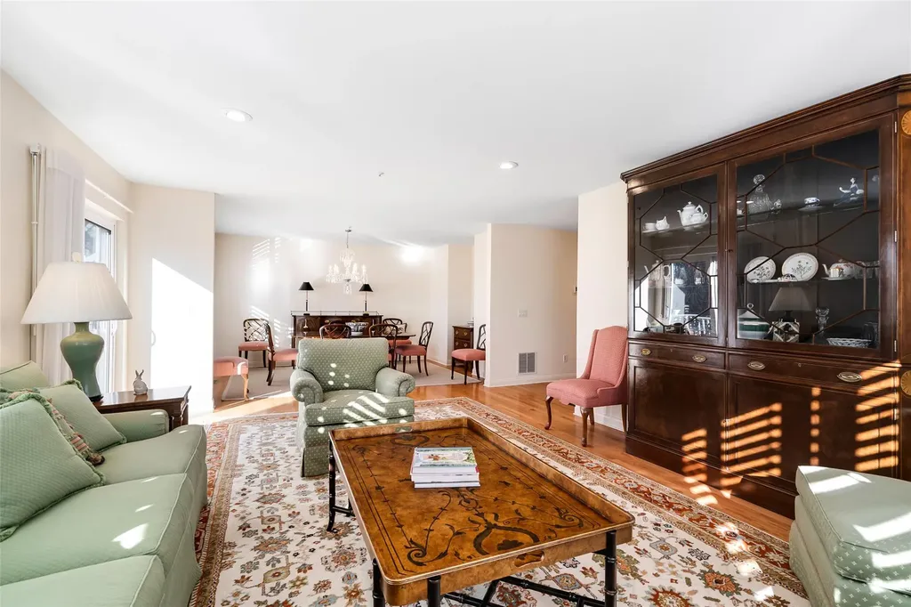 85 Winding Ridge Road White Plains NY 10603
