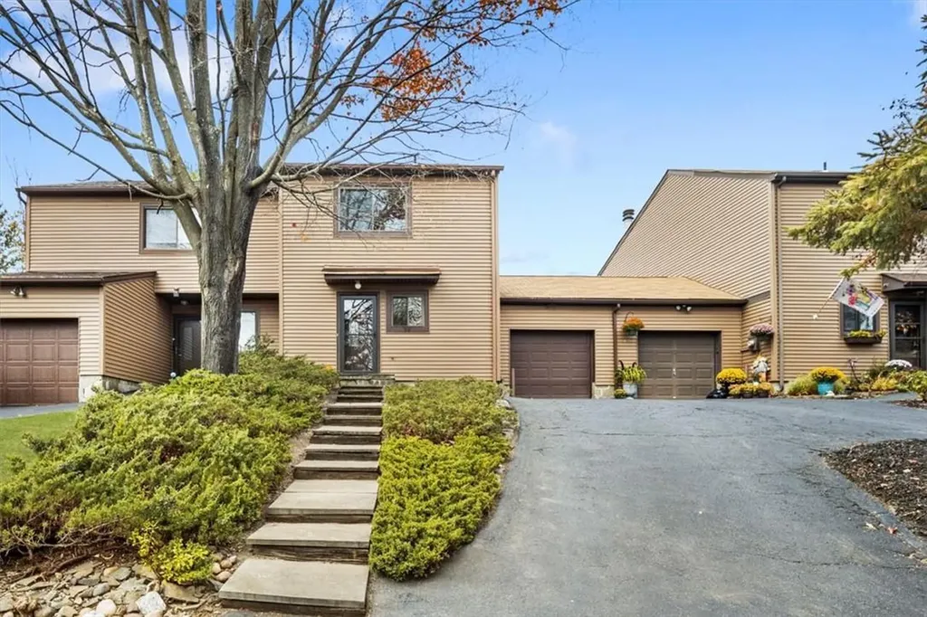 38 Hilltop Circle Fishkill NY 12524