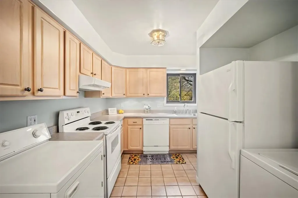 38 Hilltop Circle Fishkill NY 12524