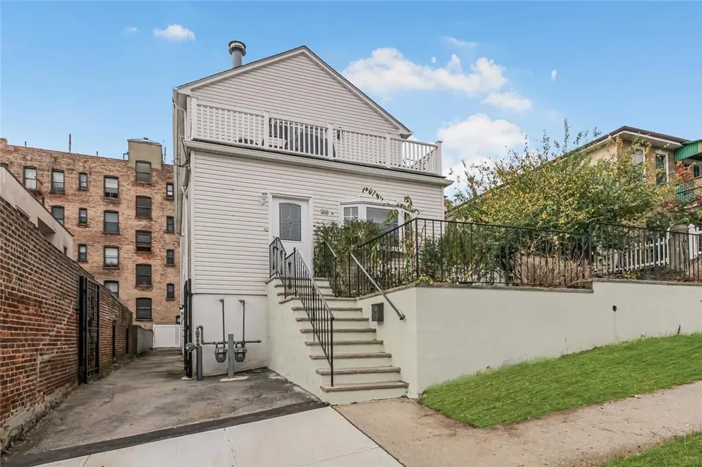 66 S Devoe Avenue Yonkers NY 10705