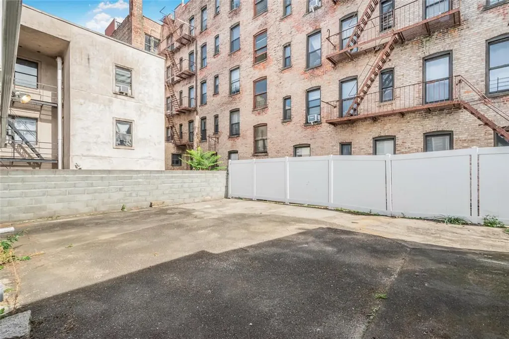 66 S Devoe Avenue Yonkers NY 10705