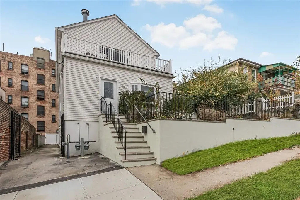 66 S Devoe Avenue Yonkers NY 10705