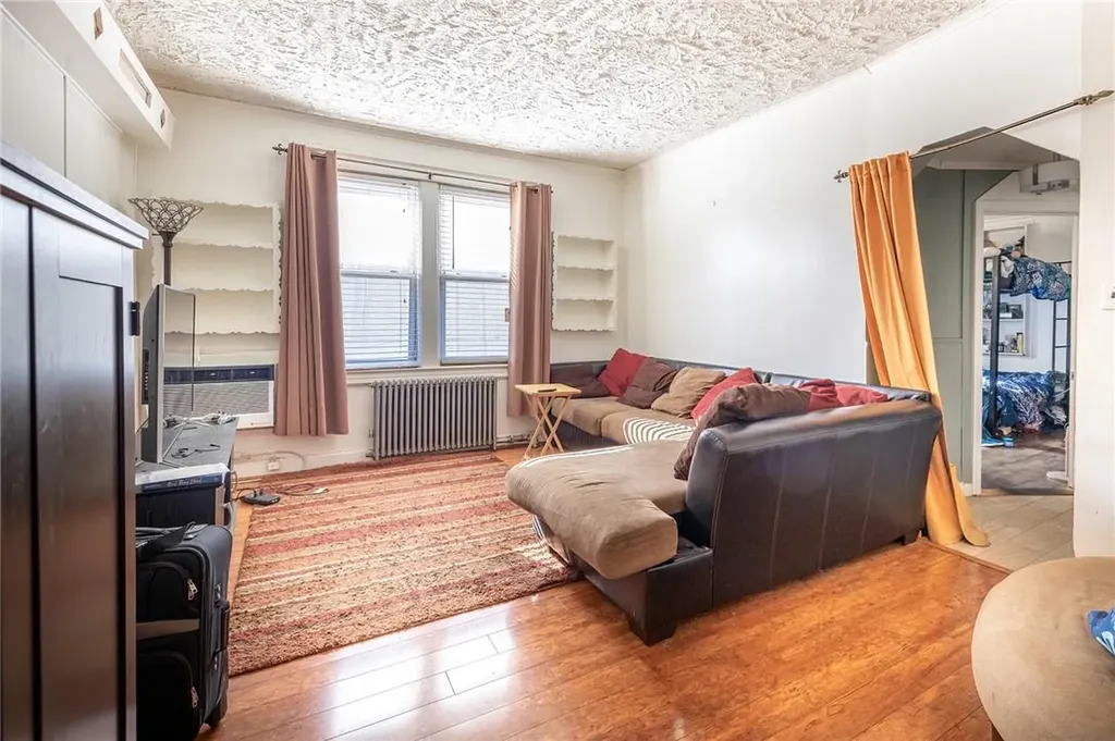 1539 Ohm Avenue Bronx NY 10465