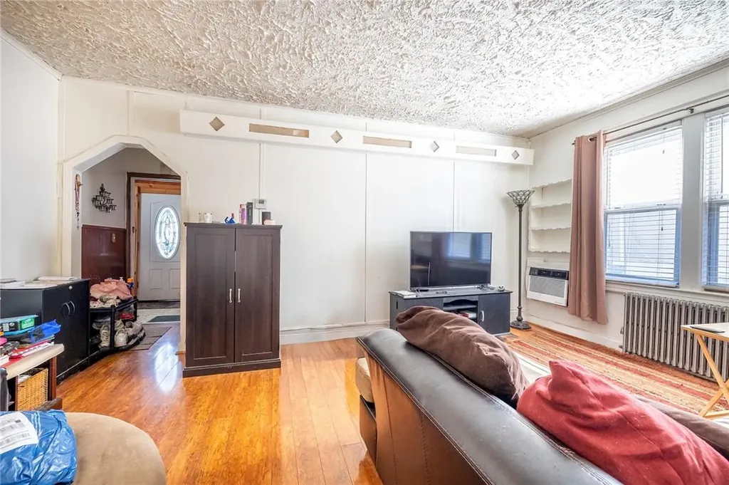 1539 Ohm Avenue Bronx NY 10465