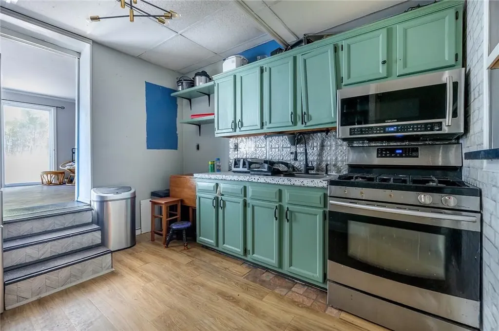 1539 Ohm Avenue Bronx NY 10465