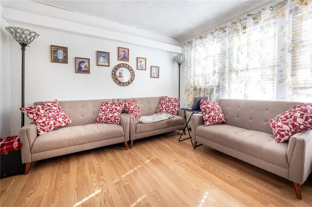 1539 Ohm Avenue Bronx NY 10465
