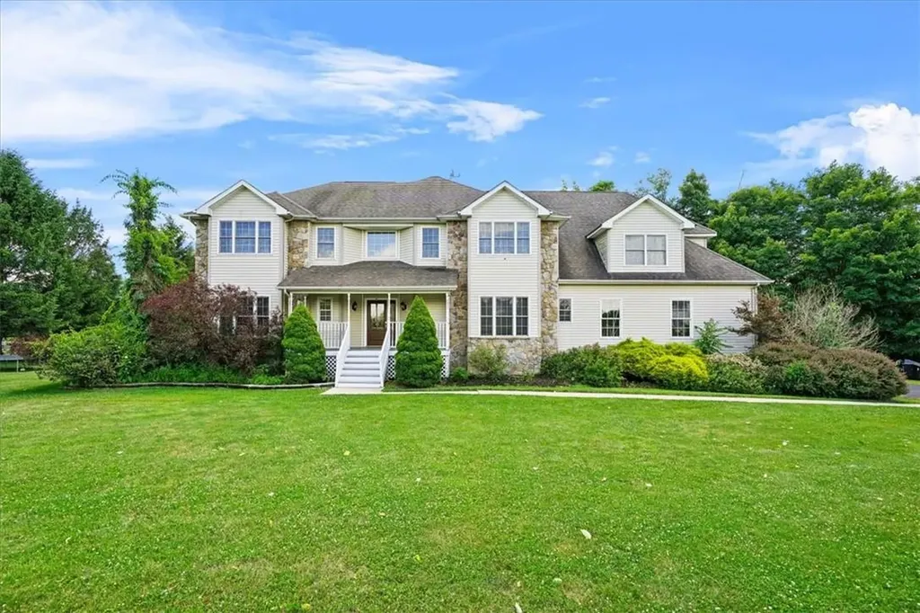 8 Bristol Drive Middletown NY 10941