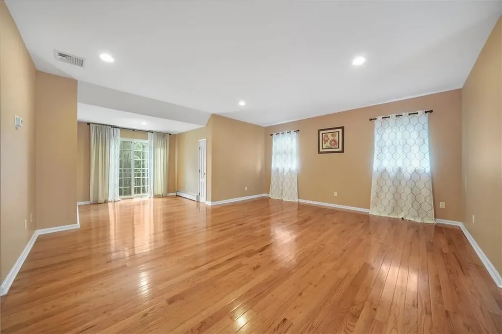 8 Bristol Drive Middletown NY 10941