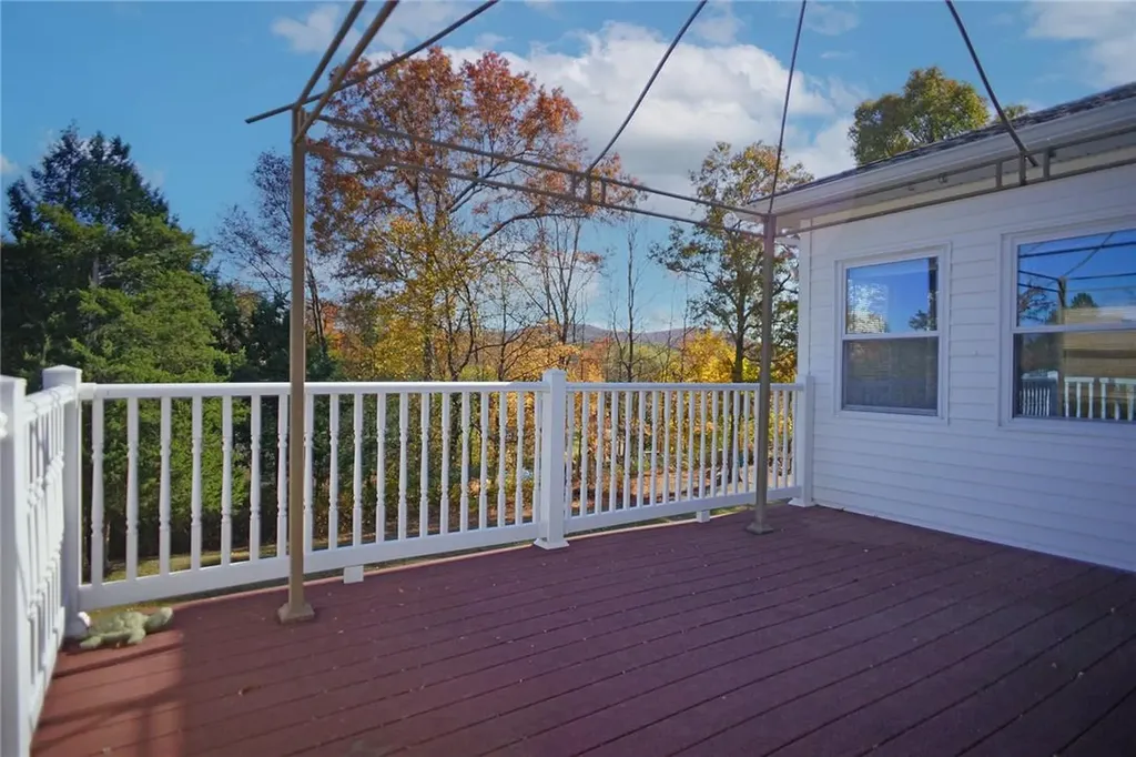 127 Sunrise Hill Road Fishkill NY 12524