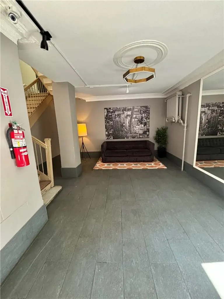 1506 Overing Avenue Bronx NY 10461