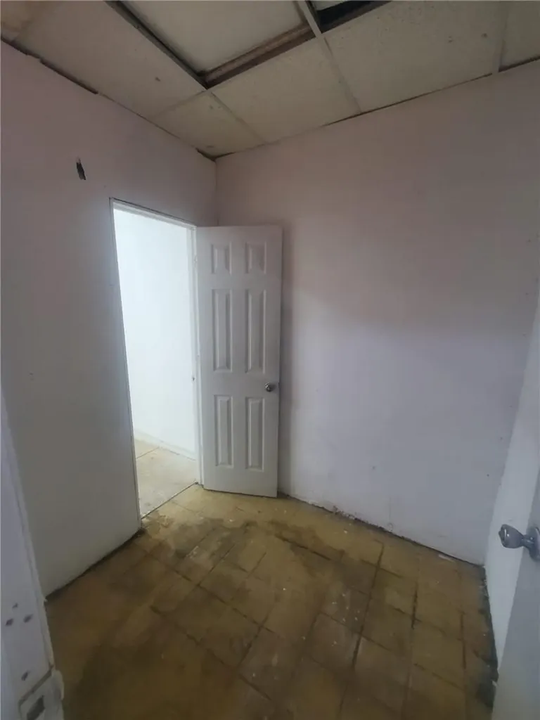 2710 E Tremont Avenue Bronx NY 10461