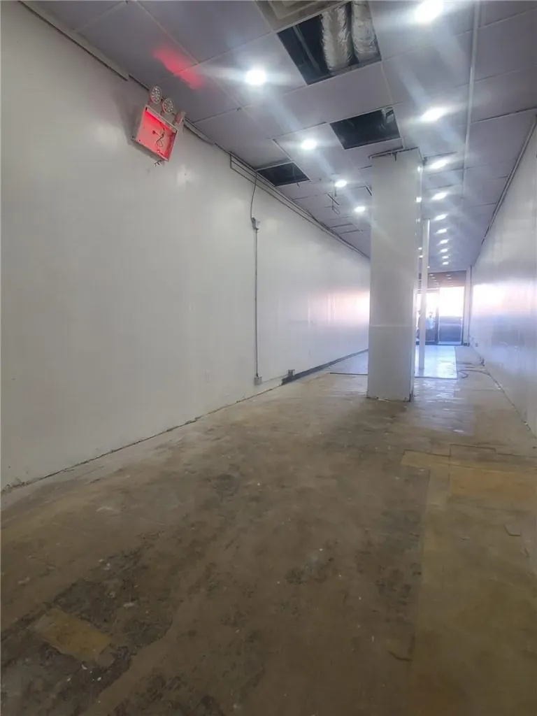 2710 E Tremont Avenue Bronx NY 10461