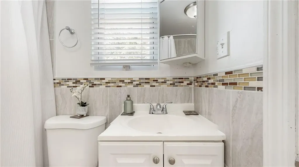 62 Vineyard Avenue Yonkers NY 10703