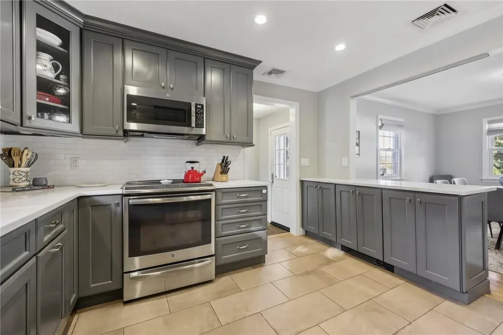 2 Crest Drive White Plains NY 10607
