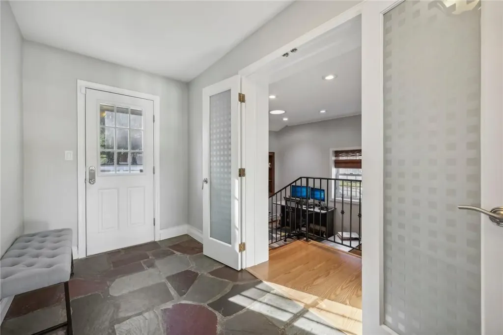 2 Crest Drive White Plains NY 10607