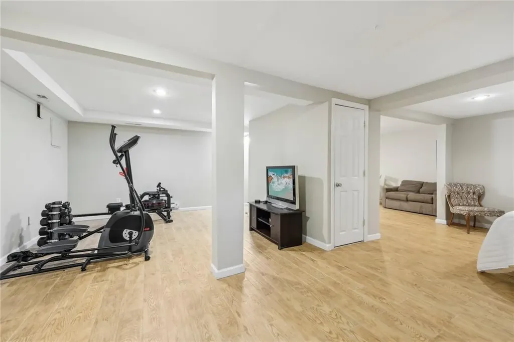 2 Crest Drive White Plains NY 10607