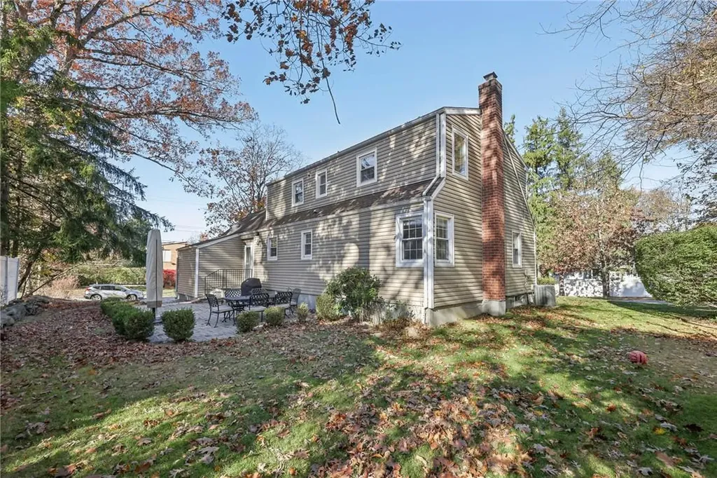 2 Crest Drive White Plains NY 10607