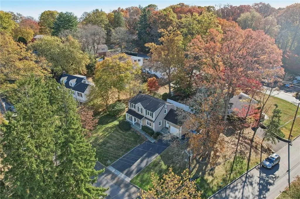 2 Crest Drive White Plains NY 10607