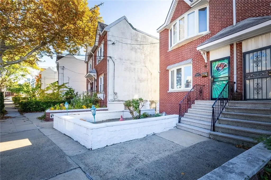 3036 Coddington Avenue Bronx NY 10461