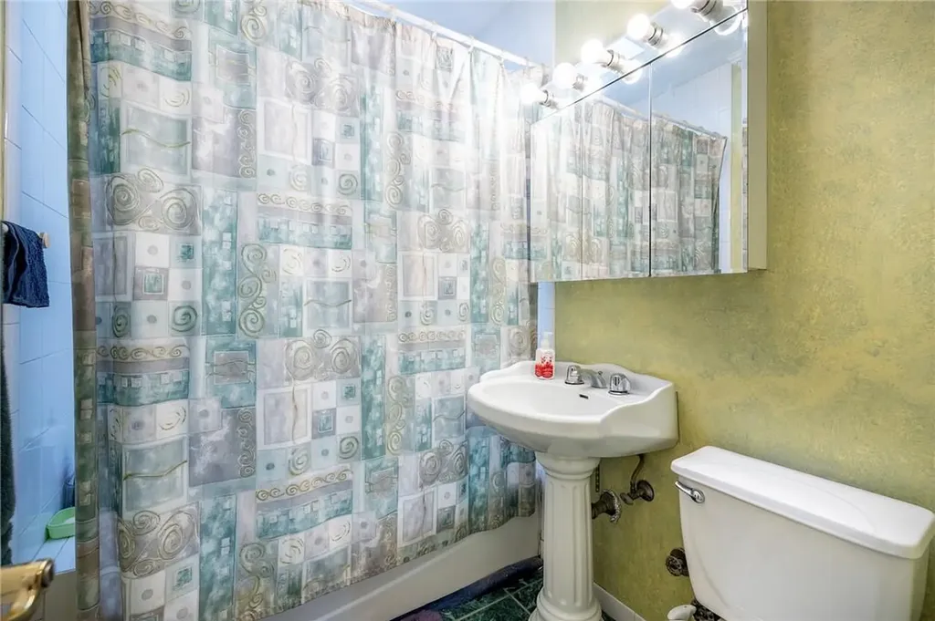 3036 Coddington Avenue Bronx NY 10461